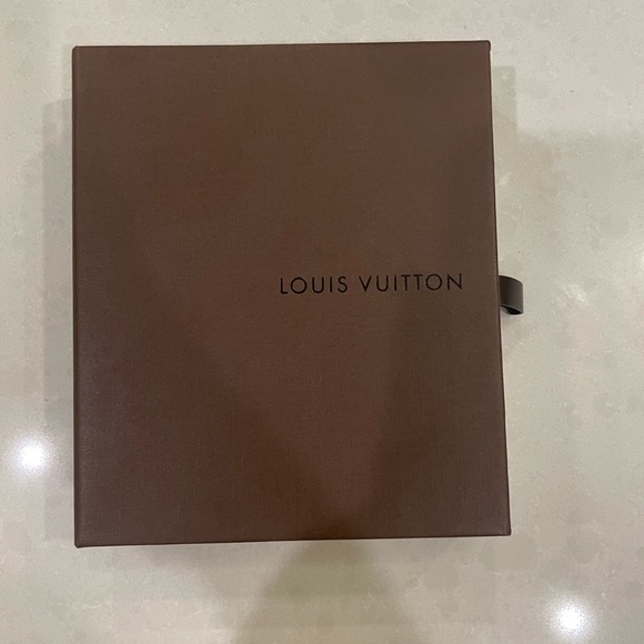 men’s Louis Vuitton wallet - Picture 4 of 7